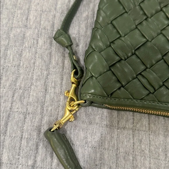 Clare V. Petit Moyen Messenger puffy woven Army green leather - Picture 5 of 6